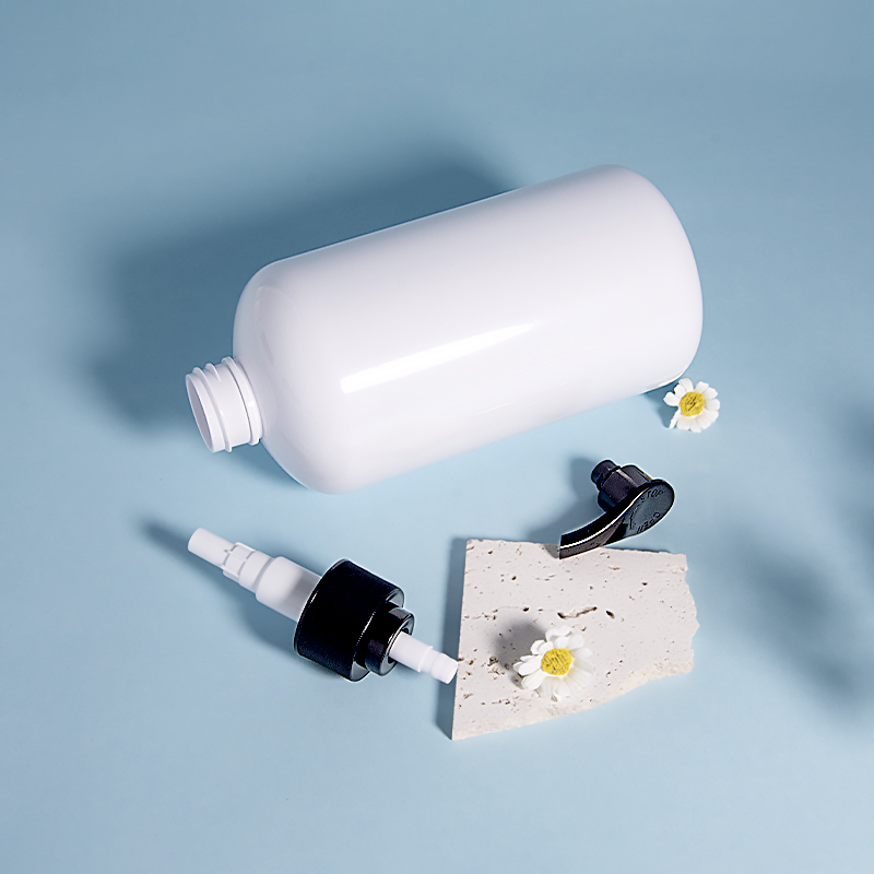 Silk screen printing deodorant bottle Silk screen printing deodorant bottle